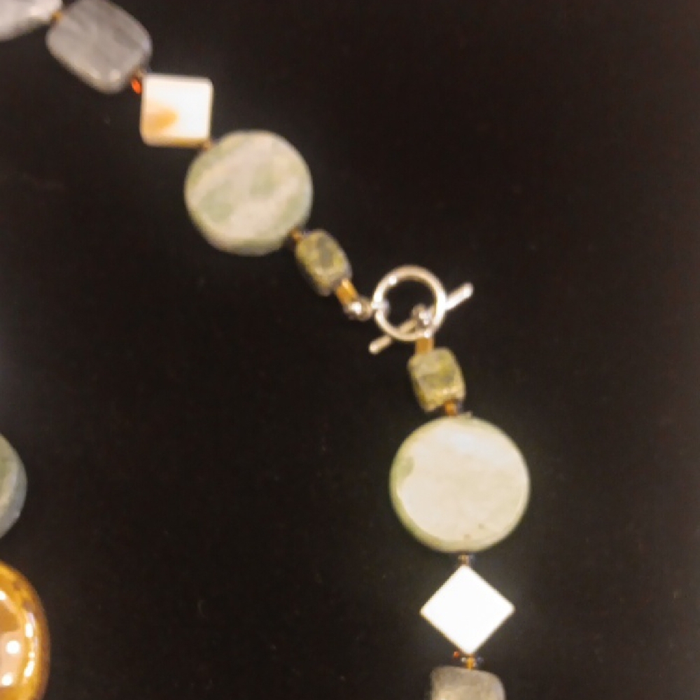 Handmade Multicolor Stone Earth Tone Necklace and Earring Set - Picture 5 of 8